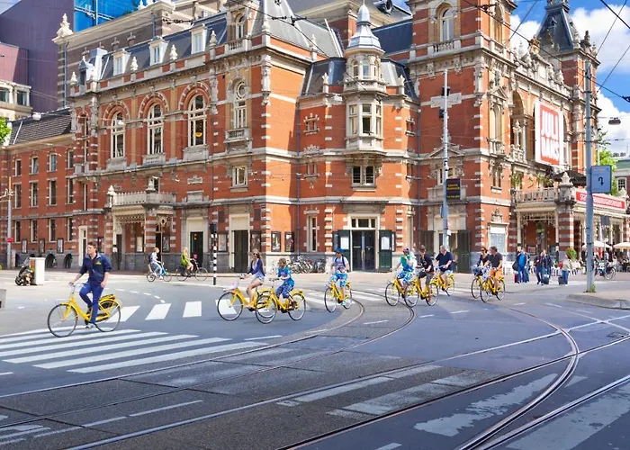 The Crown Отель *