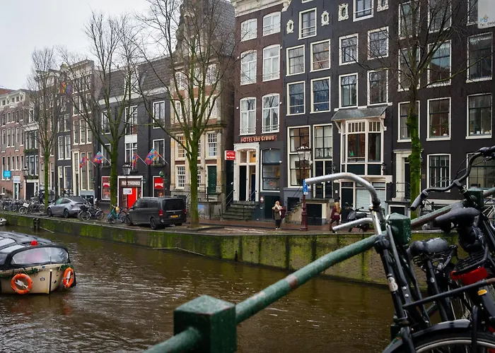 The Crown Отель