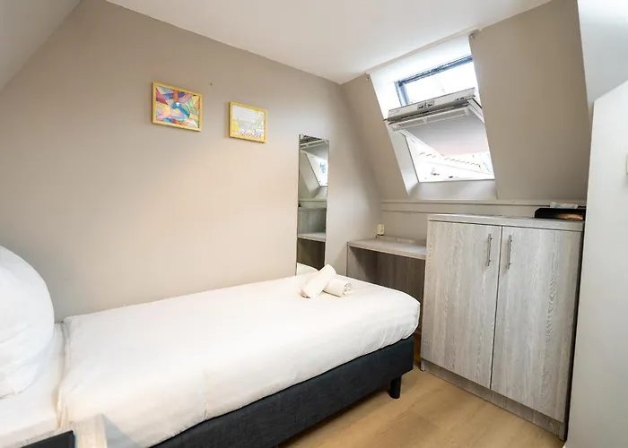 Отель The Crown *